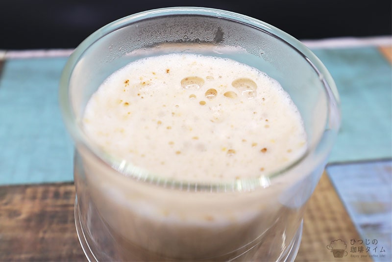 モコモコとした泡が美味しそうなコーヒーに