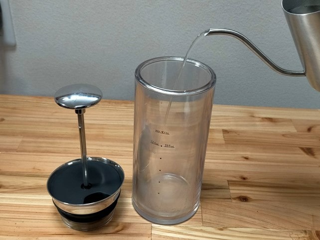 プランジャーをセットしお湯につける