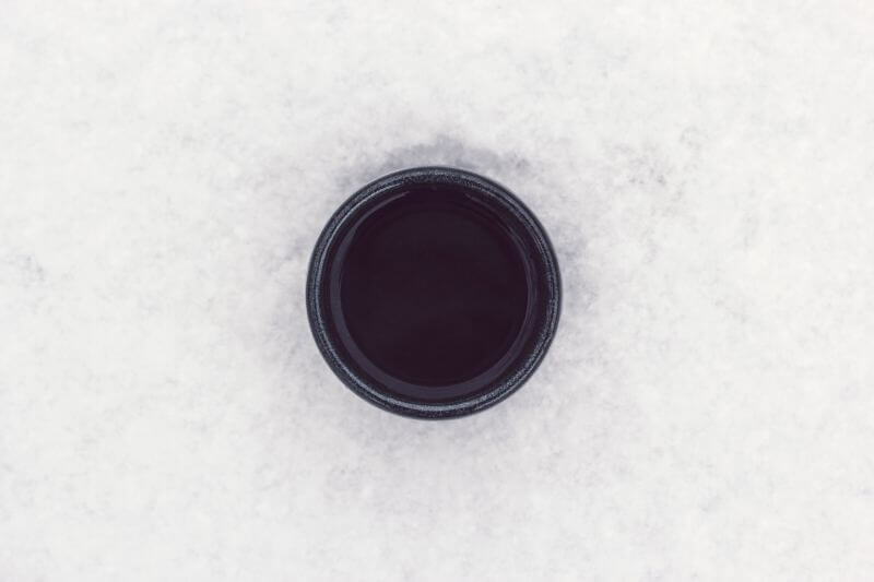 ブラック