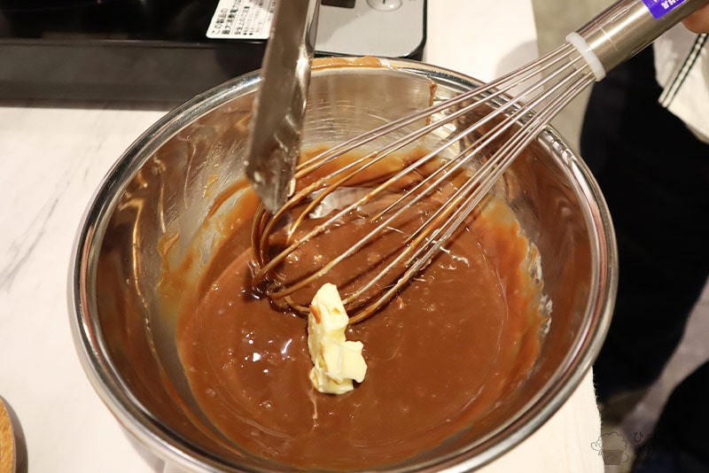 バターを投入