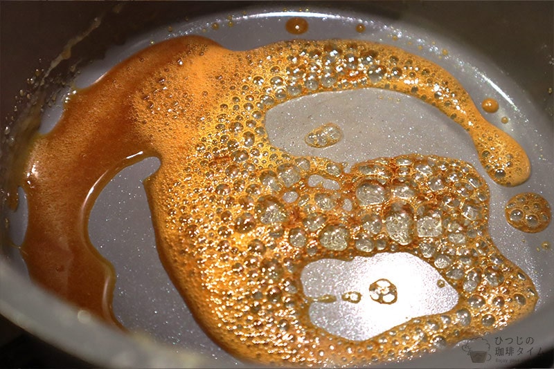 カラメルは茶色~琥珀色になるまで