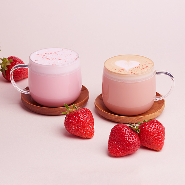 お花香るいちごカフェラテ