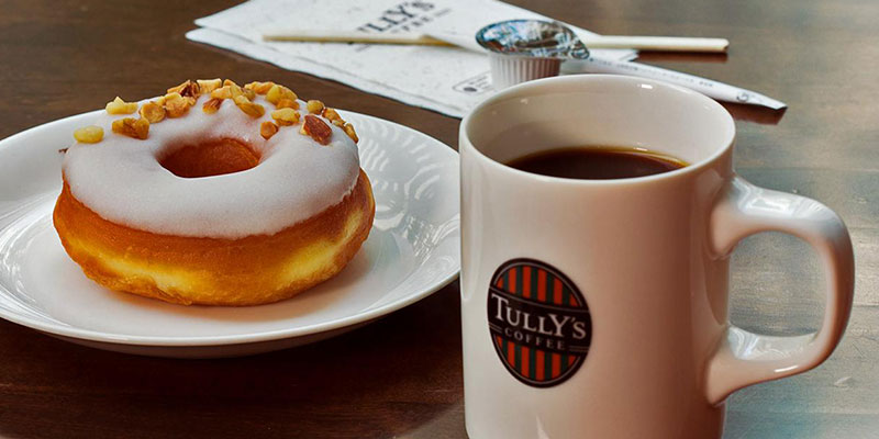 コーヒーの美味しさを引き立てるフードやスイーツも提供